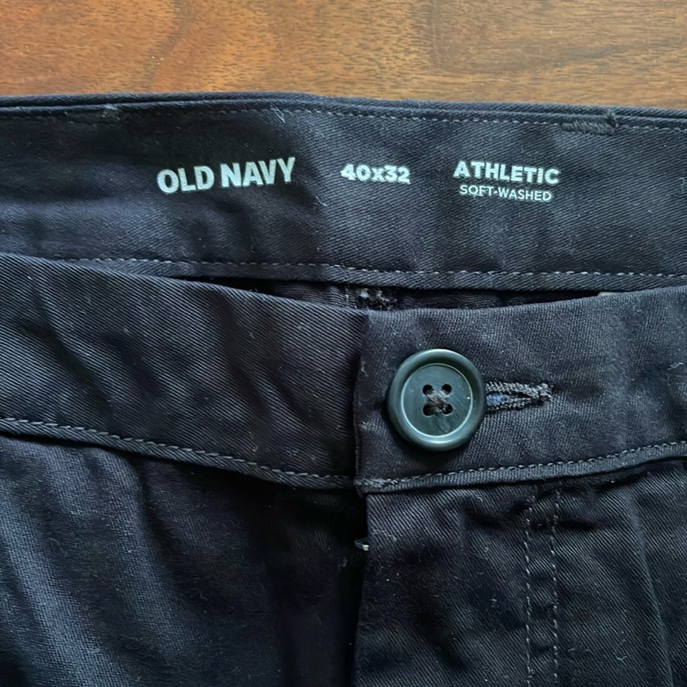 Old navy Men’s athletic khakis NWOT
